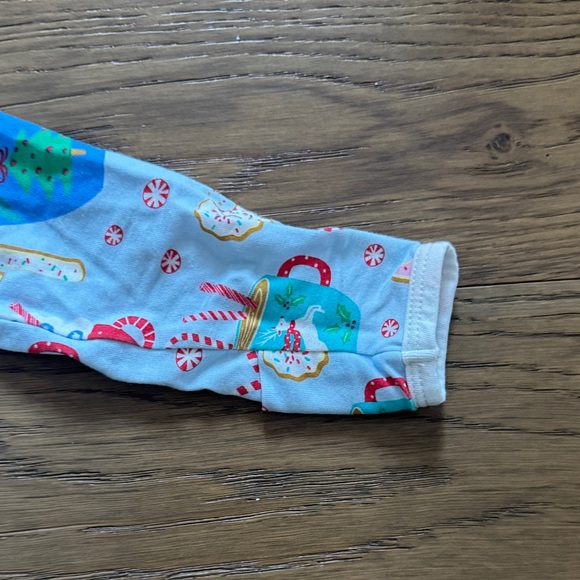 Magnetic Me 0-3 Like New EUC Festive Blue and Red Footie - Picture 4 of 11